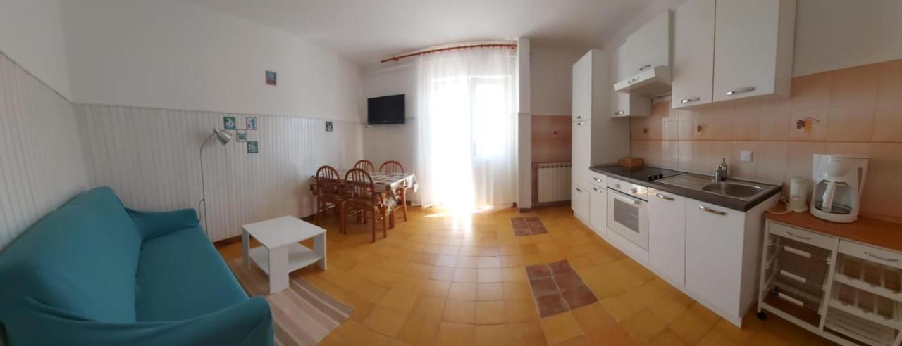 Apartment Paulinic Ровин Екстериор снимка